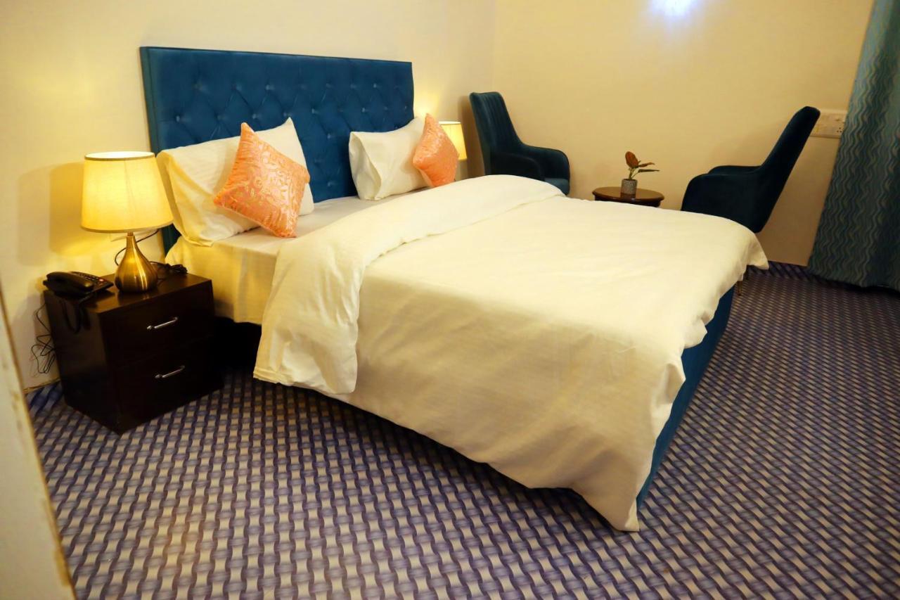 Jay Ally - Boutique Hotel Nowe Delhi Zewnętrze zdjęcie